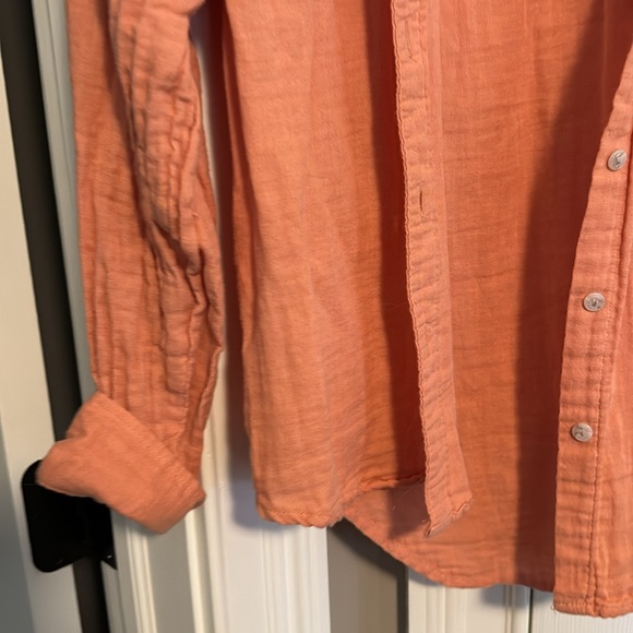 Linen button down - Picture 3 of 3